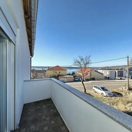 Apartment Filip Maslenica